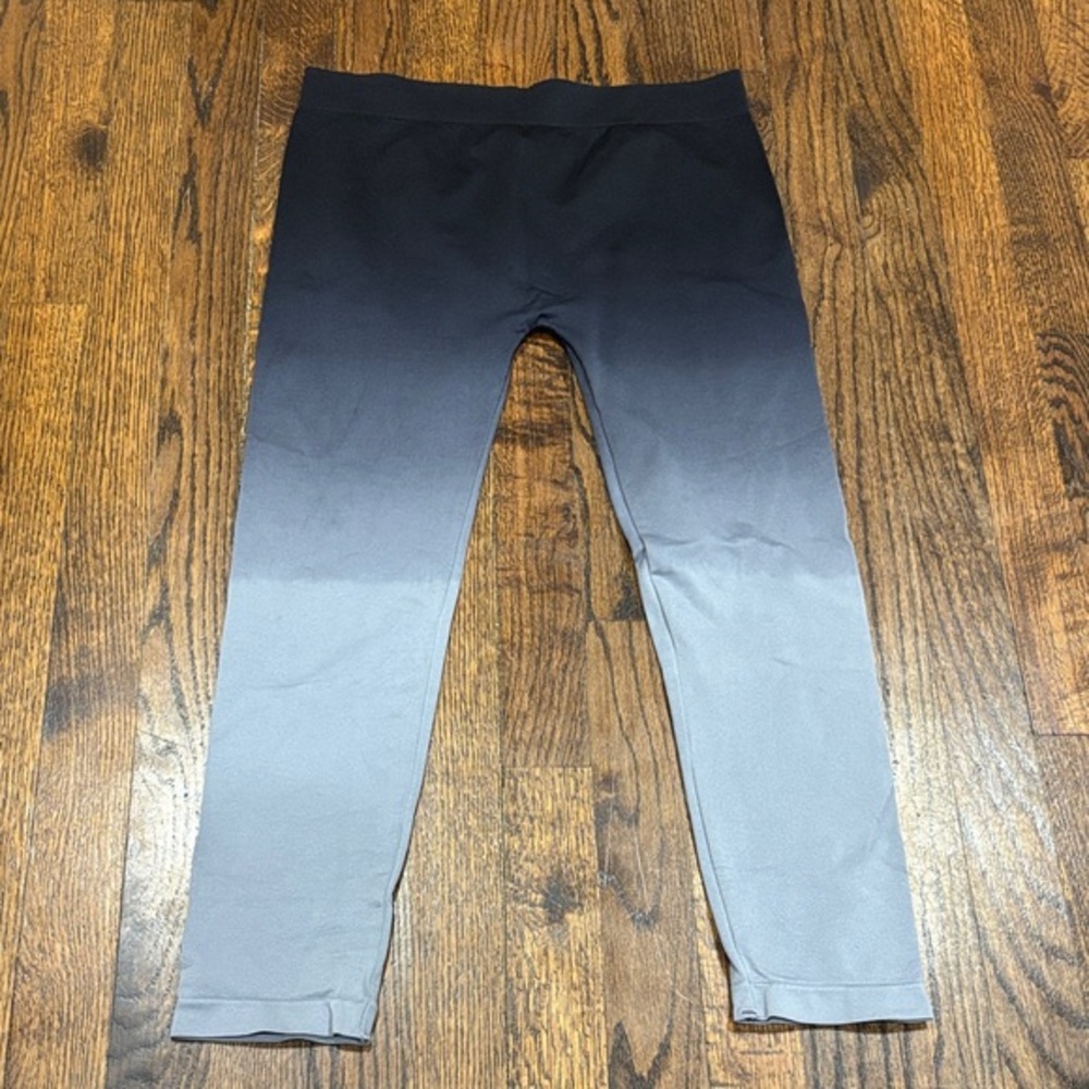🦒 Black and Gray ombre Leggings size L/XL